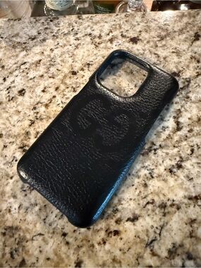 Gucci Black Jumbo GG Textured Leather iPhone 15 Pro Case